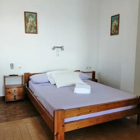 Rodon Piganousa In Spilia Leros